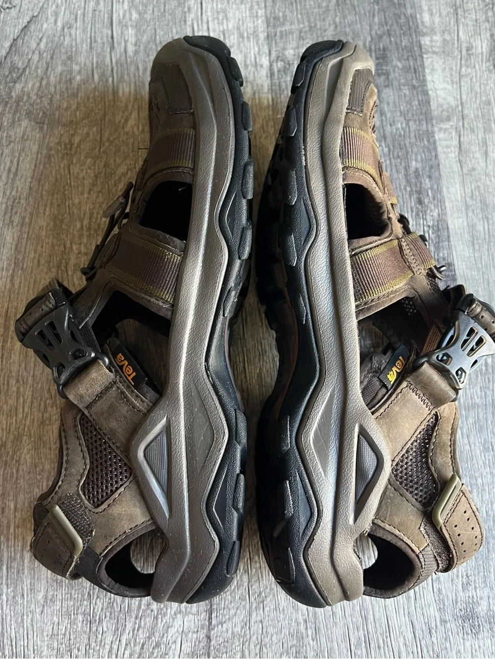 Teva closed toe